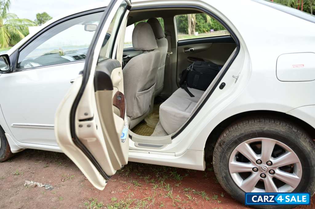 Beige Toyota Corolla Altis 1.8G