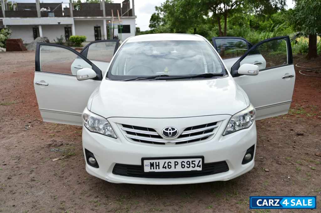 Beige Toyota Corolla Altis 1.8G