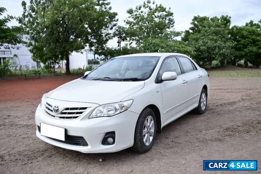 Beige Toyota Corolla Altis 1.8G