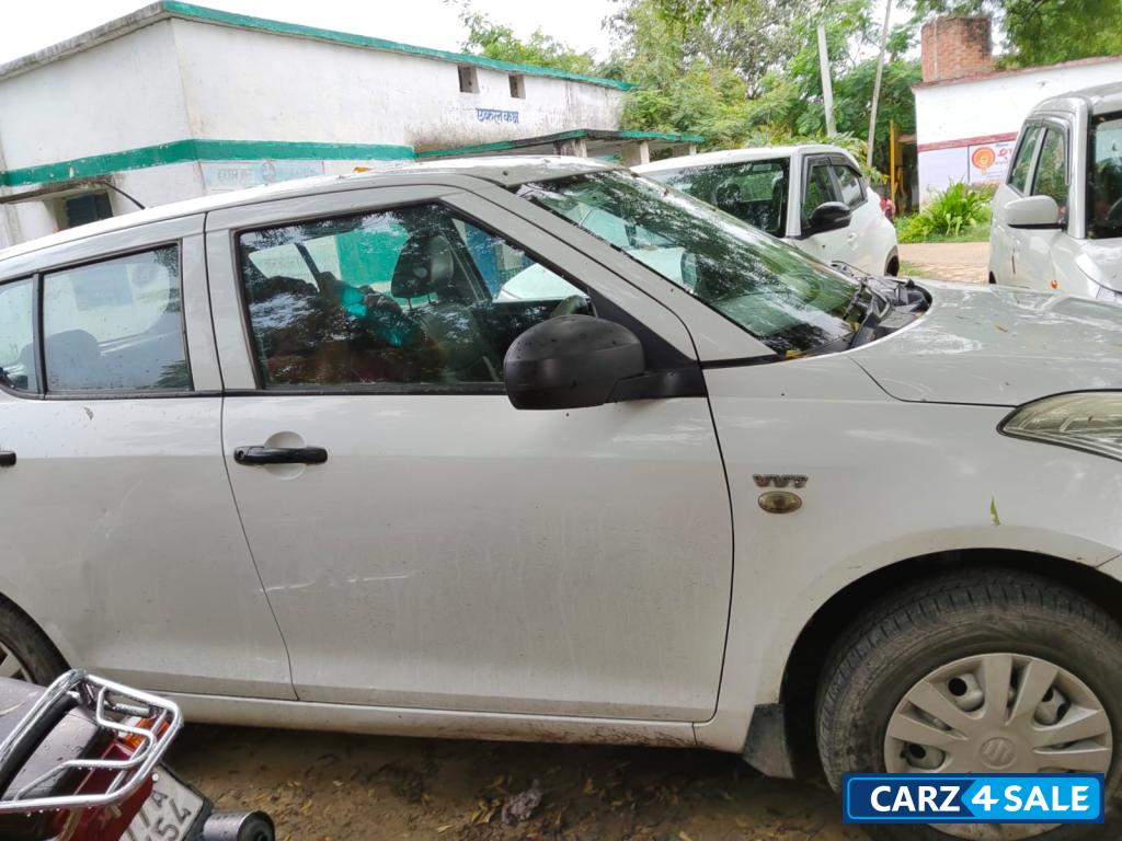 Maruti Suzuki Swift Lxi CNG Maruti Suzuki Swift Lxi CNG