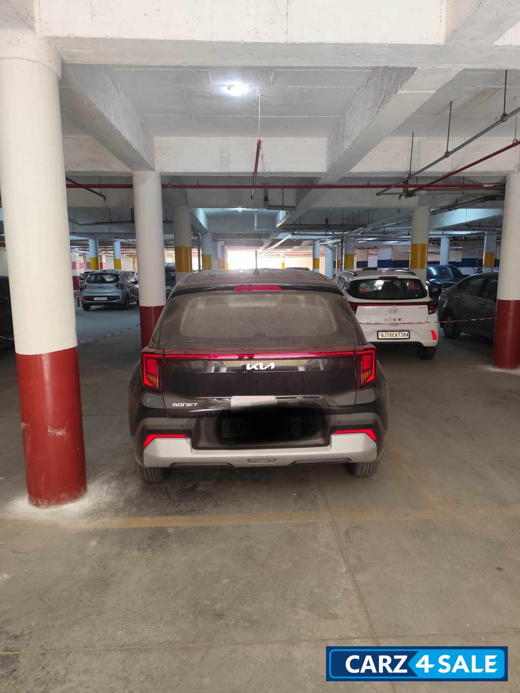 Black Kia Sonet HTE (O)