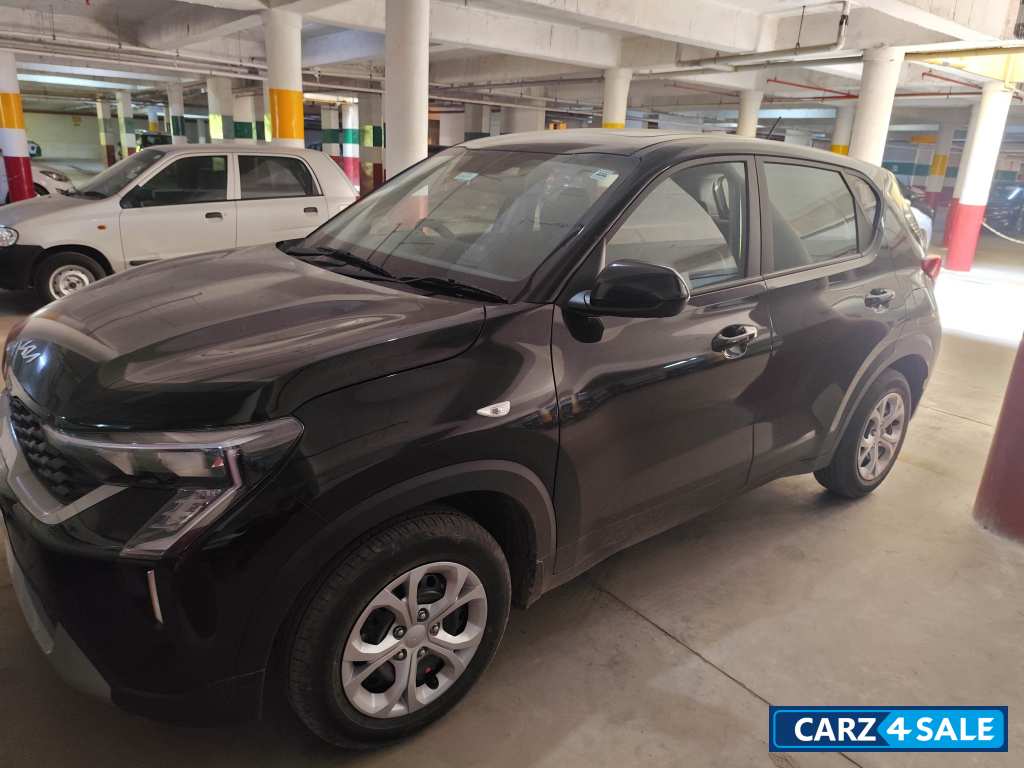 Black Kia Sonet HTE (O)