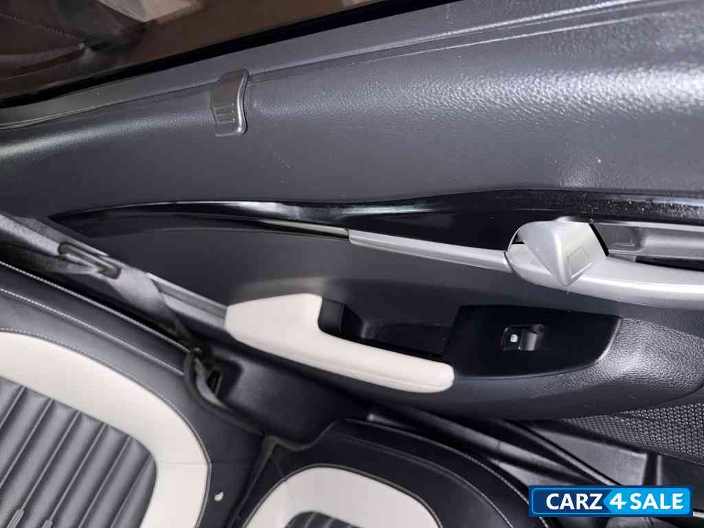 Black Kia Seltos Gtx plus