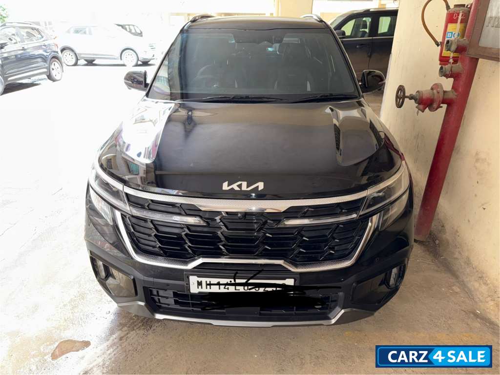 Black Kia Seltos Gtx plus