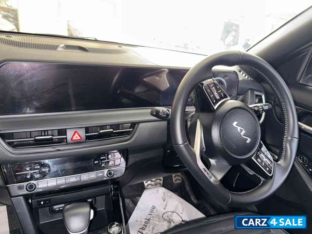 Black Kia Seltos Gtx plus