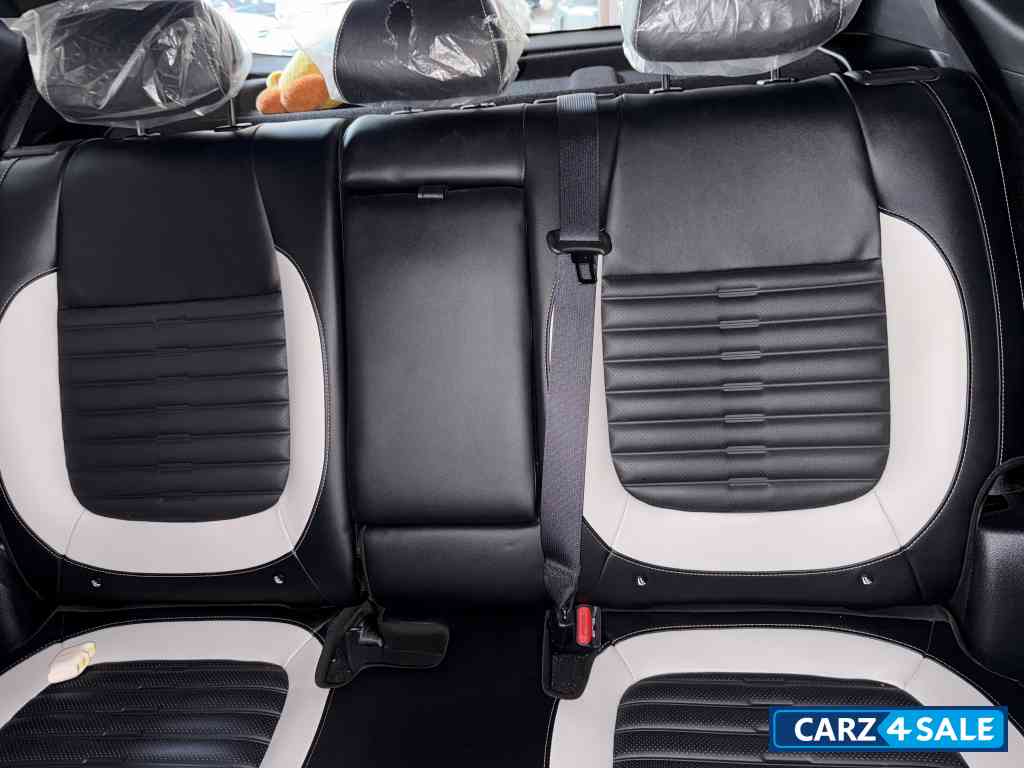 Black Kia Seltos Gtx plus