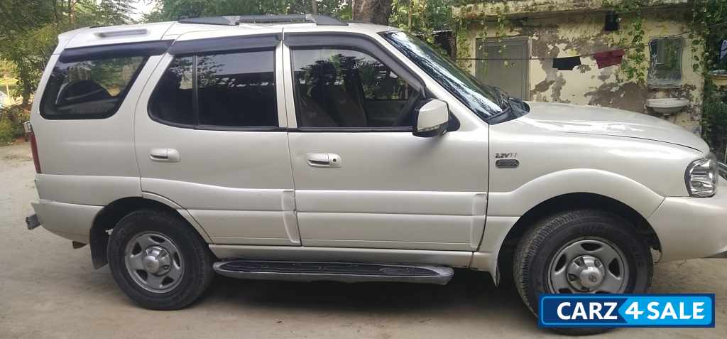 White Tata Safari Dicor