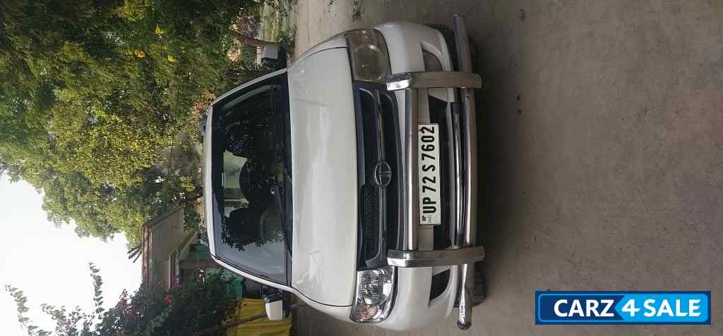 White Tata Safari Dicor