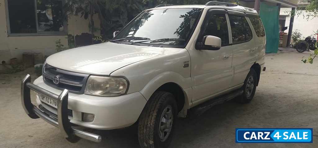 White Tata Safari Dicor