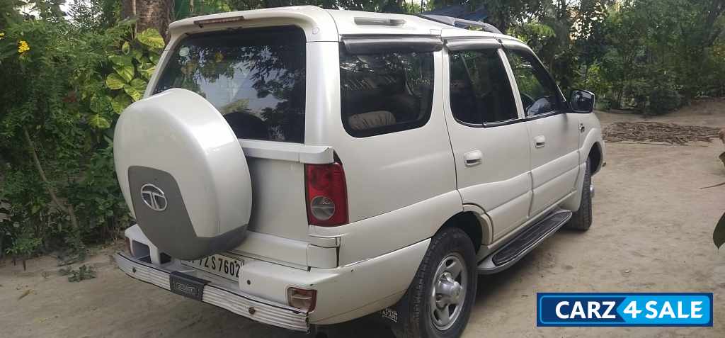 White Tata Safari Dicor