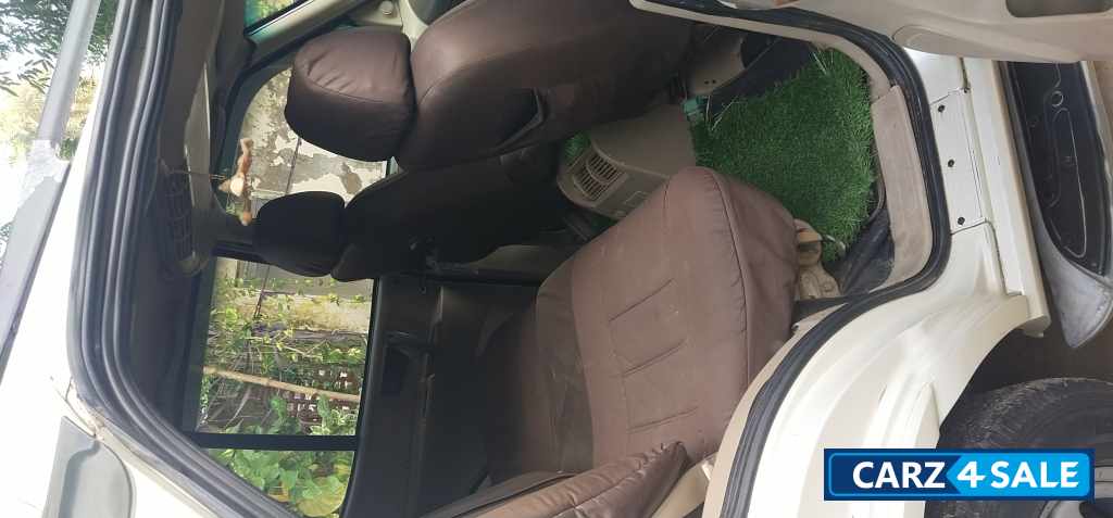 White Tata Safari Dicor