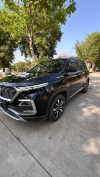 Black MG Hector 1.5 Sharp Hybrid Petrol