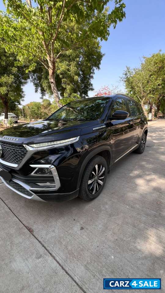 Black MG Hector 1.5 Sharp Hybrid Petrol