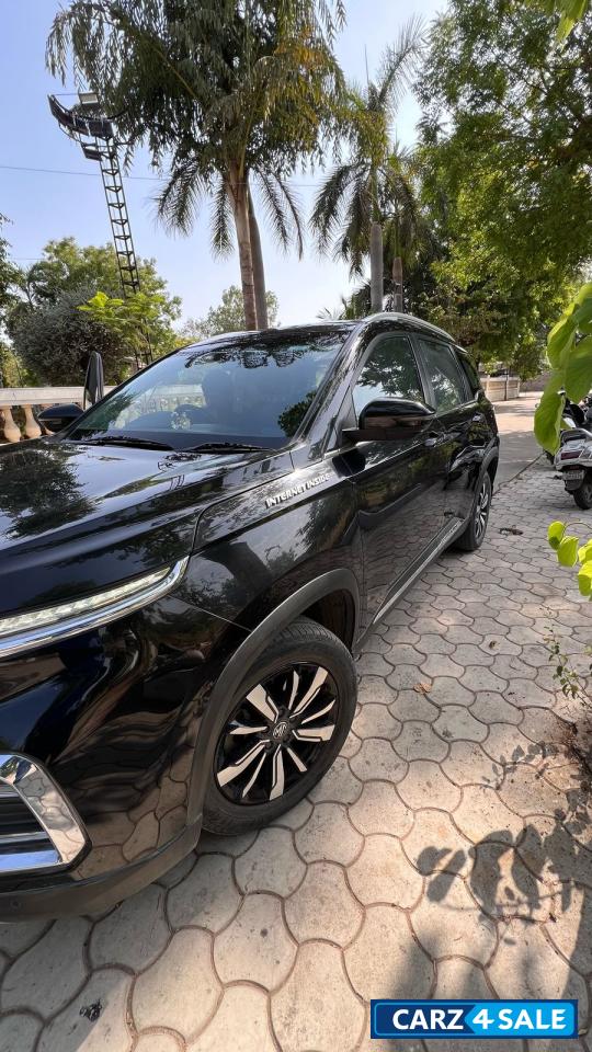 Black MG Hector 1.5 Sharp Hybrid Petrol