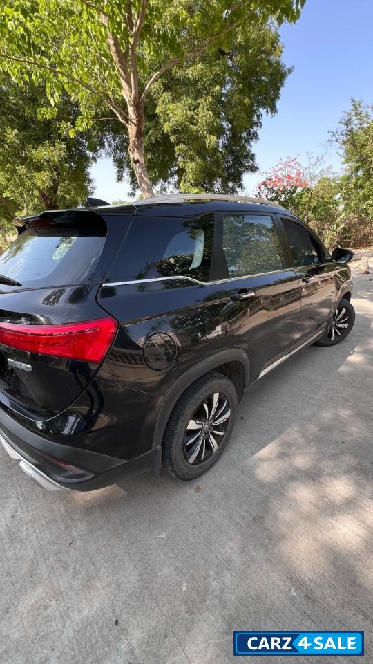 Black MG Hector 1.5 Sharp Hybrid Petrol