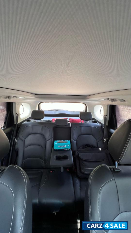 Black MG Hector 1.5 Sharp Hybrid Petrol