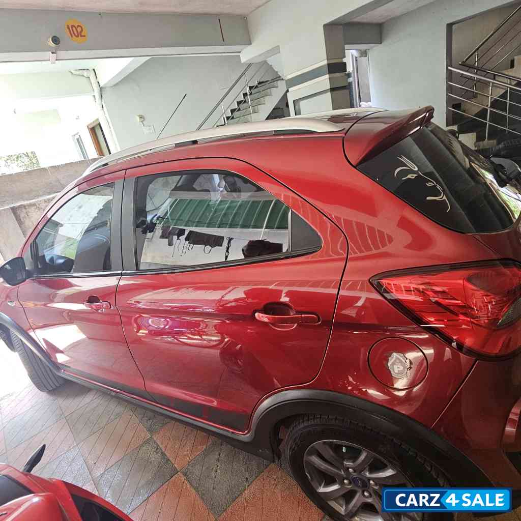 Rubyred Ford Freestyle Titanium plus