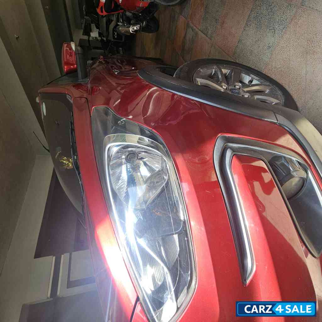 Rubyred Ford Freestyle Titanium plus