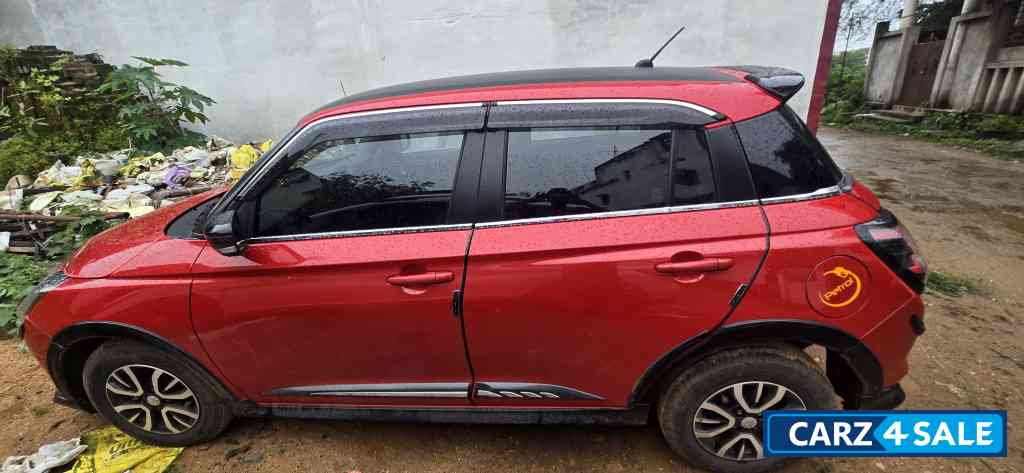 Sizzling Red Maruti Suzuki Swift vxi
