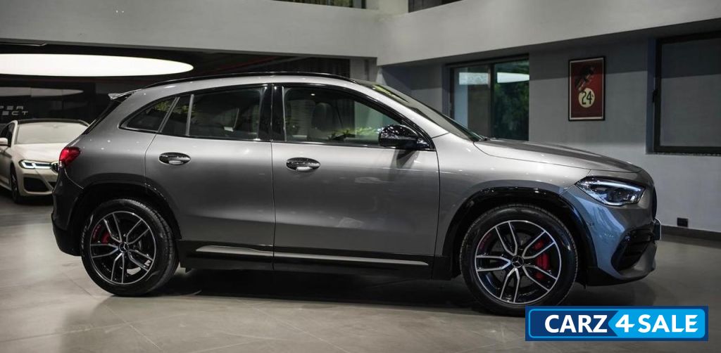 Mercedes-Benz GLA AMG 35 Mercedes-Benz GLA AMG 35