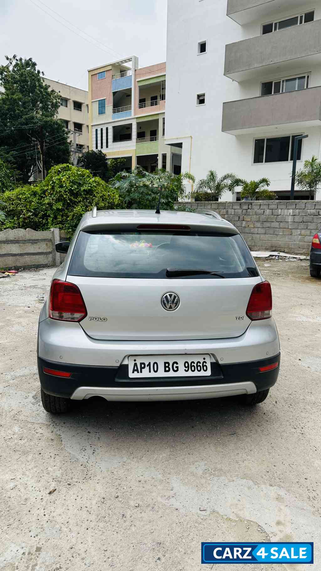 Silver Volkswagen Cross Polo 1.2 Highline TDI