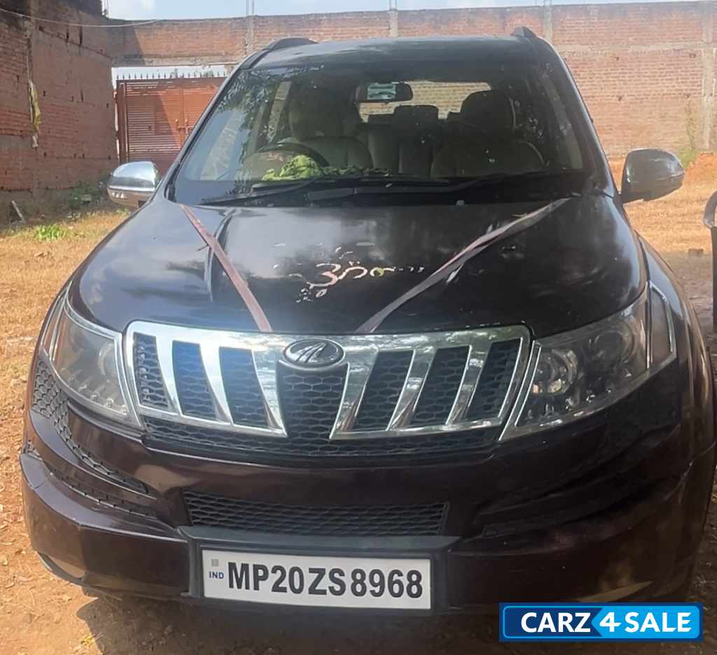 Mahindra XUV 500 W8 FWD