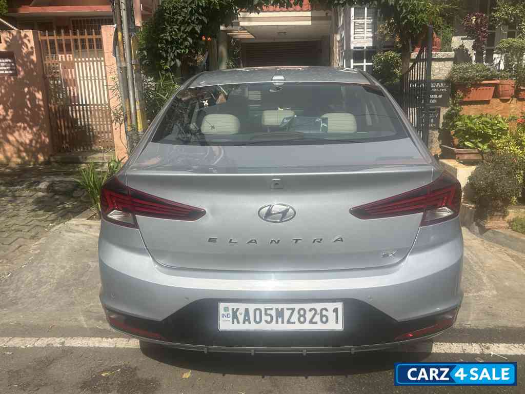 Hyundai Elantra 2 SX (O) AT