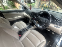 Hyundai Elantra 2 SX (O) AT