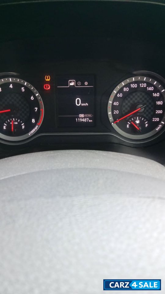 White Hyundai Aura S Cng White Hyundai Aura S Cng