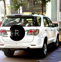 White Toyota Fortuner 3.0 4x4 MT