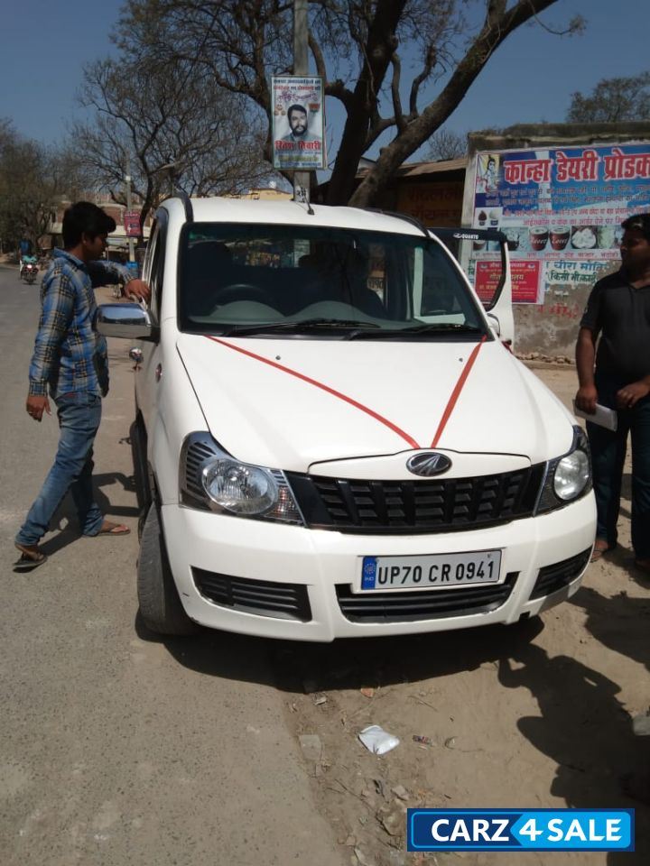 White Mahindra Quanto Automatic