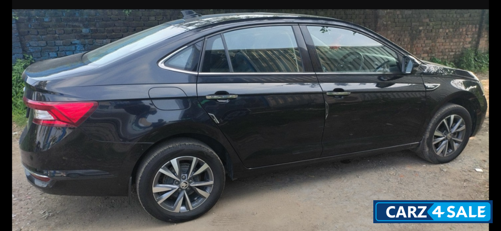 Skoda Slavia Style TSI 1.0 AT black