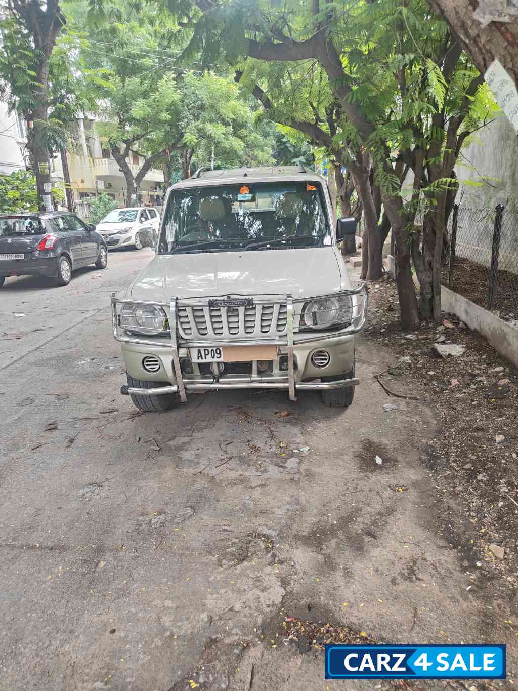White Mahindra Scorpio 2006 slx turbo