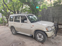 White Mahindra Scorpio 2006 slx turbo