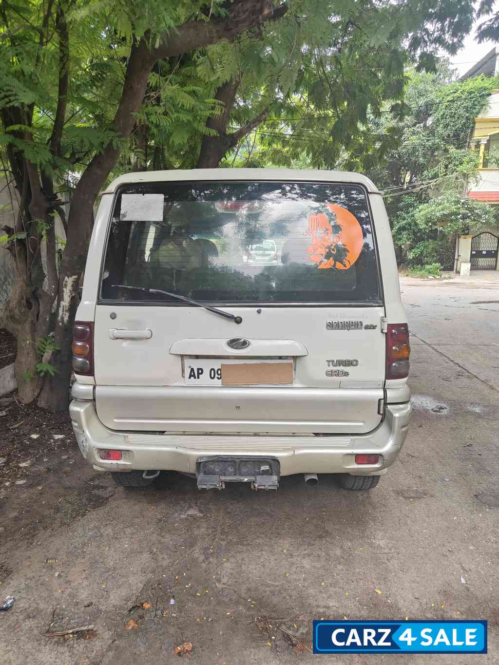 White Mahindra Scorpio 2006 slx turbo