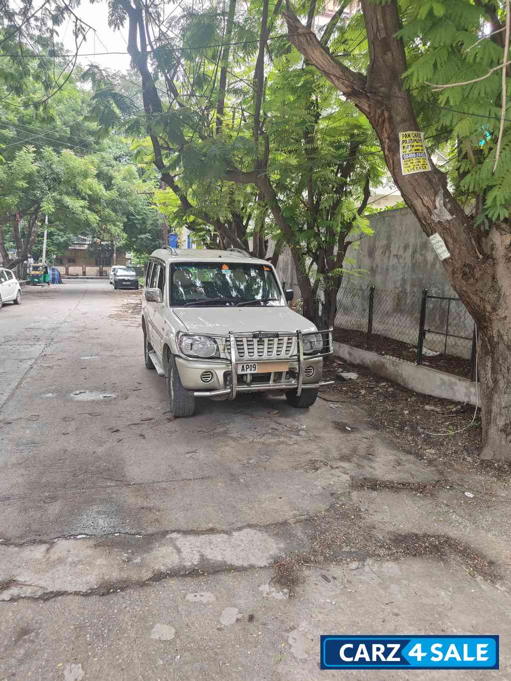 White Mahindra Scorpio 2006 slx turbo