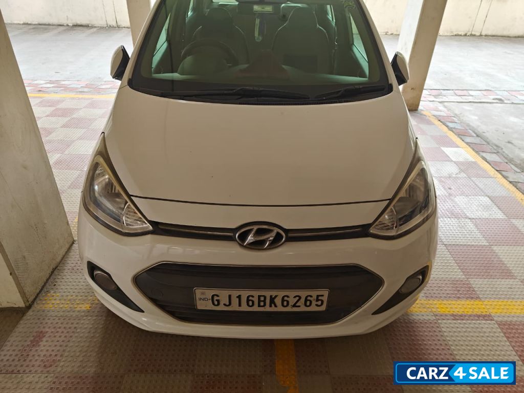 Pure White Hyundai Xcent SX 1.1 CRDI