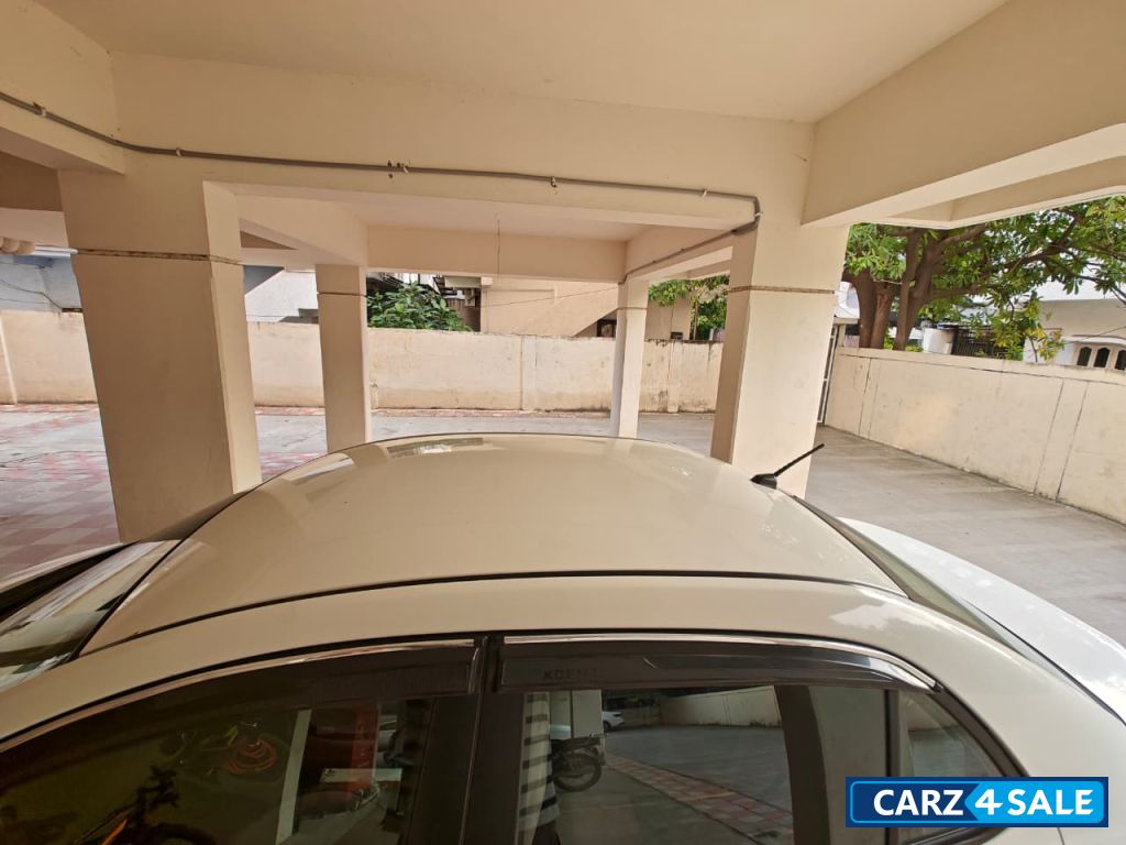 Pure White Hyundai Xcent SX 1.1 CRDI