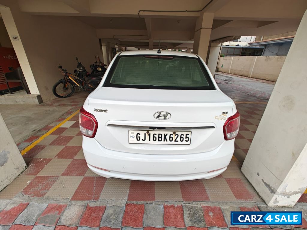 Pure White Hyundai Xcent SX 1.1 CRDI