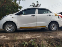 Hyundai Xcent Petrol manual