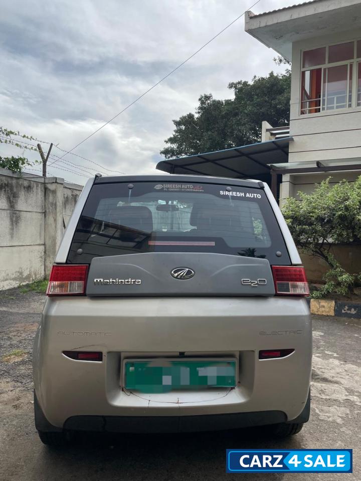 Silver & Black (dual Tone) Mahindra e2o T2