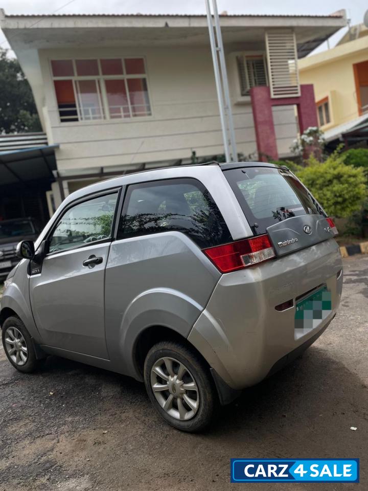 Silver & Black (dual Tone) Mahindra e2o T2