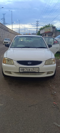 Whight Hyundai Accent Hyundai Accent exicutive 1495cc petrol engine.