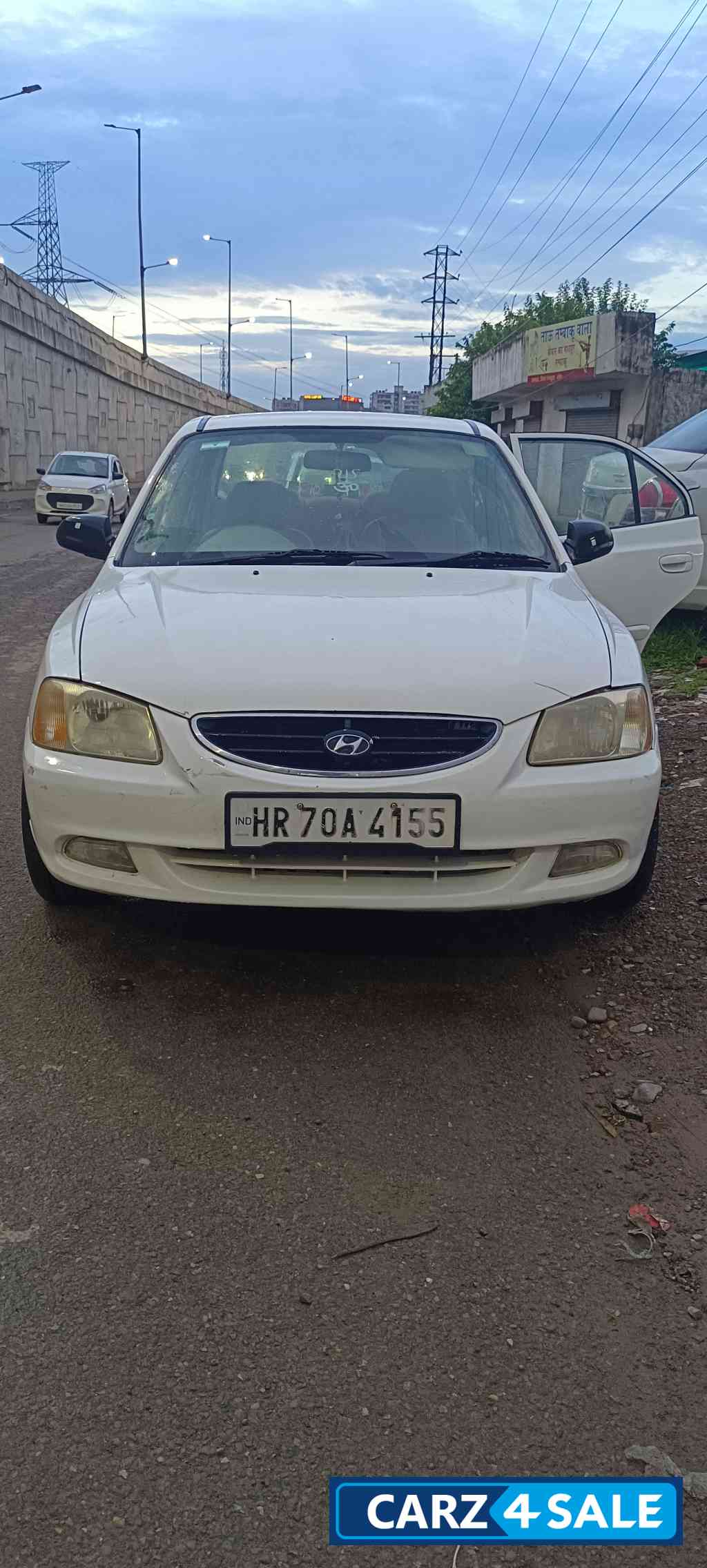 Whight Hyundai Accent Hyundai Accent exicutive 1495cc petrol engine.