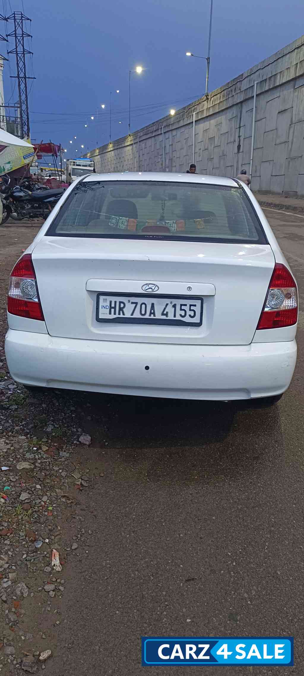 Whight Hyundai Accent Hyundai Accent exicutive 1495cc petrol engine.