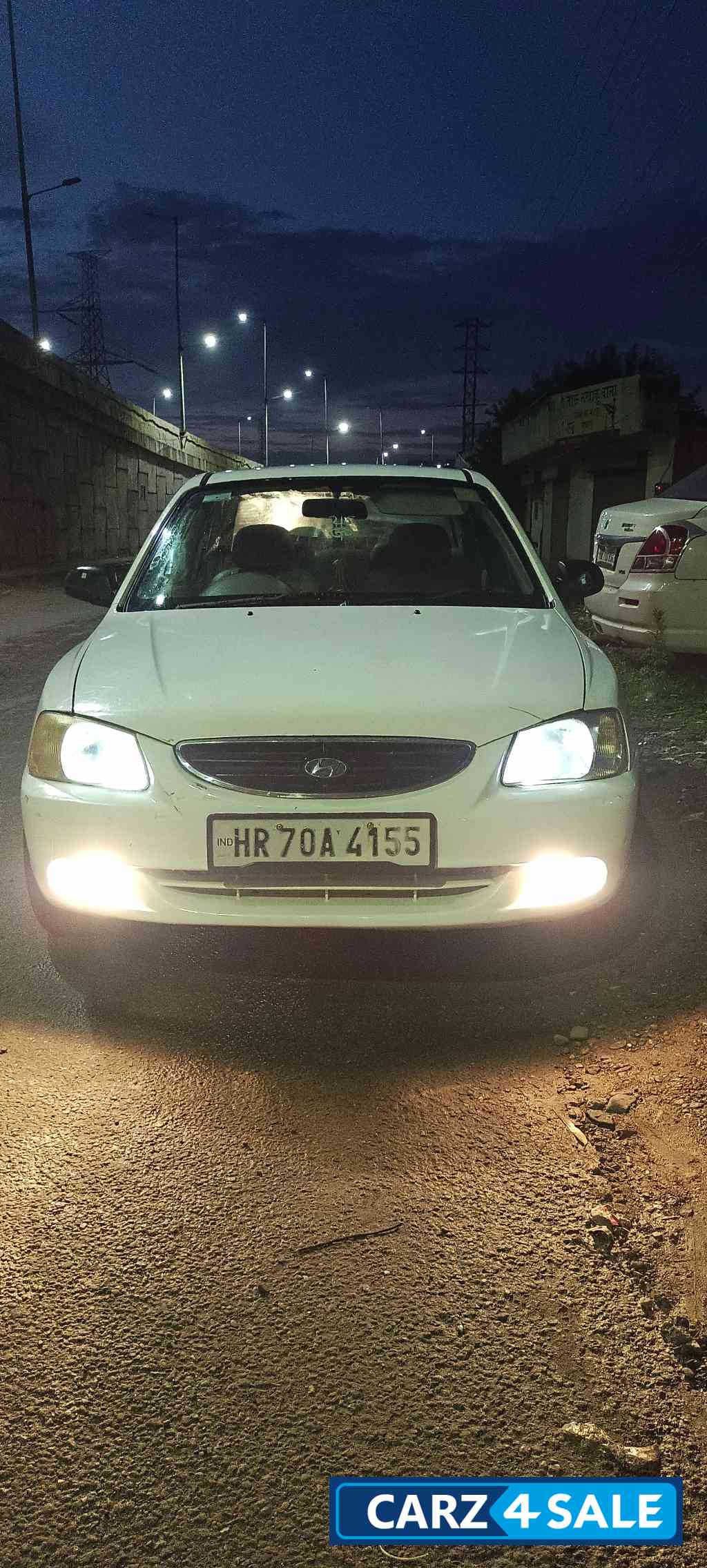 Whight Hyundai Accent Hyundai Accent exicutive 1495cc petrol engine.
