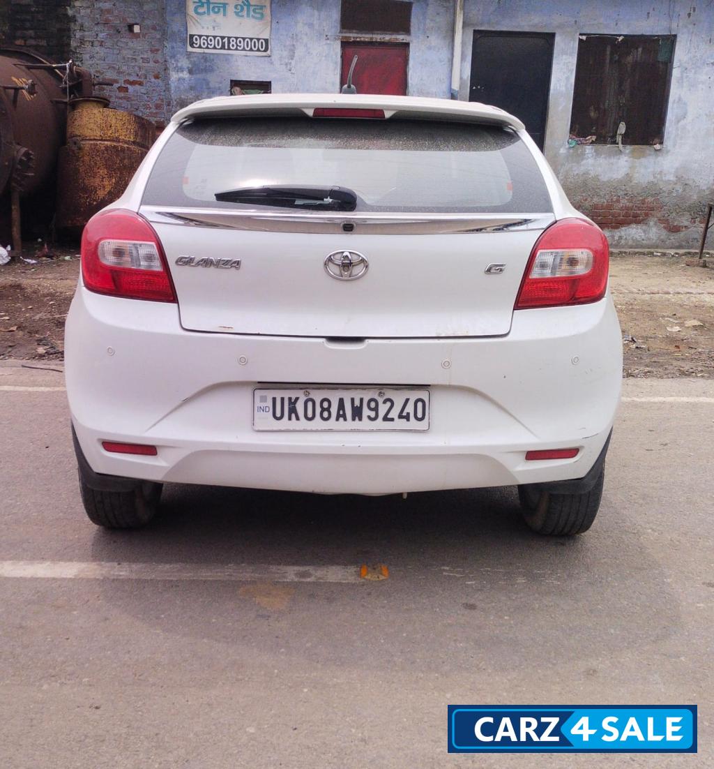 White Toyota Glanza G White Toyota Glanza G