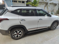 White Kia Seltos GTX Plus 1.4