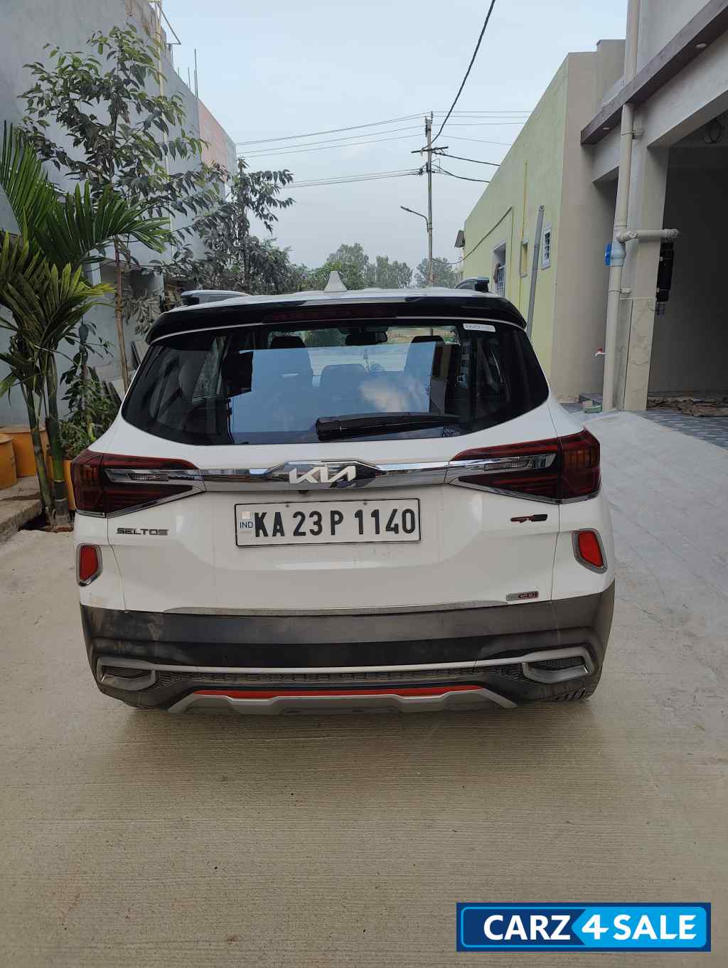 White Kia Seltos GTX Plus 1.4