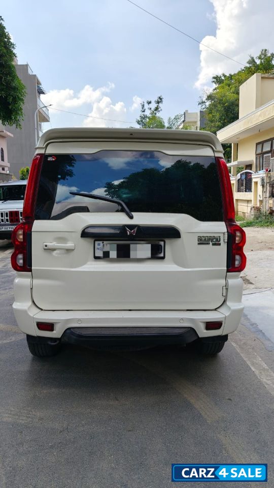 White Mahindra Scorpio Classic S MT DIESEL JUST NEW CONDITION